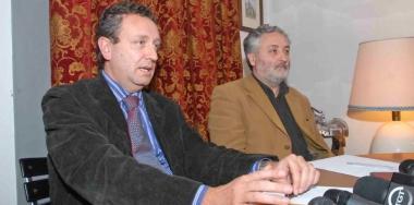 Gli avvocati Stefano Panconesi ed Alessandro Mencarelli difensori di Anna Laura Scuderi A fianco la polizia davanti all’asilo Cip Ciop il giorno dell’arresto