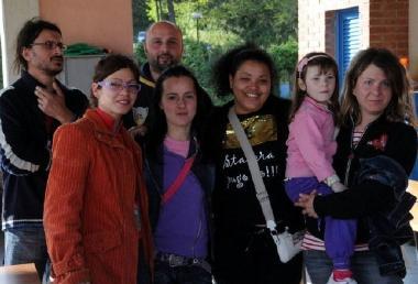 «Da mesi senza lavastoviglie» si lamentano le mamme della scuola