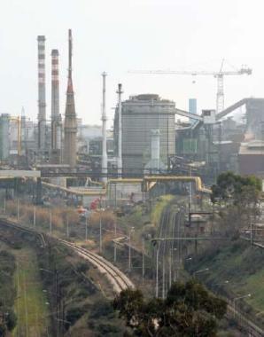 Uno scorcio dello stabilimento Lucchini 