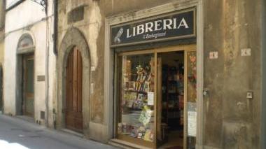 L’ingresso della libreria Barbagianni a San Miniato
