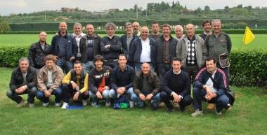<b>GRUPPO.</b> Gli allenatori livornesi sul campo del Chievo 