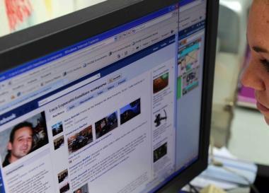Su internet nelle pagine del social network Facebook &egrave; pubblicato lappello per aiutare a ritrovare il 36enne Luca Leporatti     