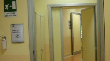 <b>IL VARCO </b>L’ingresso di pediatria nel corridoio di medicina