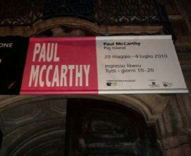 Il curatore della Biennale Cavallucci insieme a McCarthy, Cristina Natalicchio e a Francesca Nicoli       