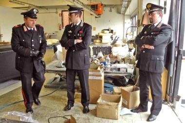 Intervento dei carabineri in unazienda cinese illegale   