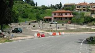 Finalmente un parcheggio per auto e bus