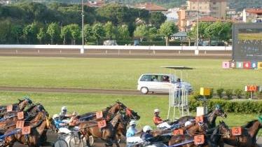 È un sabato di corse di buon livello quello proposto dal Sesana