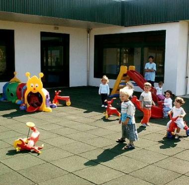 Bambini in un nido (foto darchivio)     