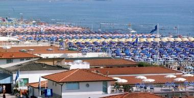 <b>IN CRESCITA.</b> I bagni di Lido di Camaiore Negli ultimi anni la localit&agrave; ha conosciuto un boom        