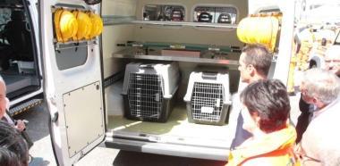 La nuova ambulanza veterinaria della Svs è dotata di gabbie