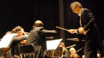 Orchestra Città di Grosseto diretta da Smolij agli Industri