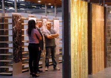 Materiali lapidei esposti in fiera   