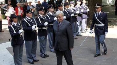 Due momenti delle celebrazioni di ieri mattina al teatro Guglielmi