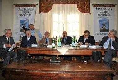 Da sinistra Burgalassi, Locatelli, Guarguaglini, il direttore del Tirreno Bernab&ograve;, Sapelli e Corsini 