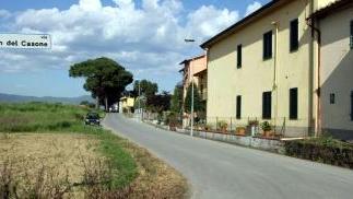 La strada in cui è avvenuta la rapina