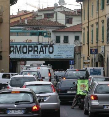 Petizione di duemila firme contro le auto in centro 