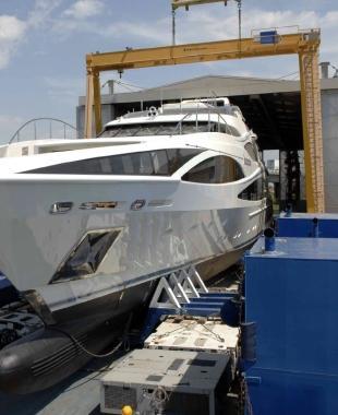 Alcuni momenti del trasporto della barca a Livorno 