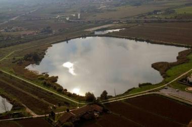 Le barche a vela nel lago Braccini