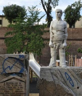 <b>STATUA.</b> Dedicata allalluvione 