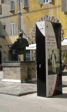 Un totem pubblicitario di Puccini 