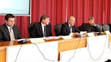 Il tavolo della presidenza