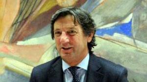Primo contatto, un industriale del Nord