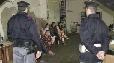 Controllati due pronto moda Denunciato cinese clandestino