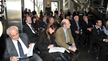 Luciano Ghironi e, a sinistra, la presentazione di Bolgheri Melody