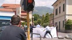 Il semaforo all’incrocio tra viale Europa e via San Paolino (Vip)