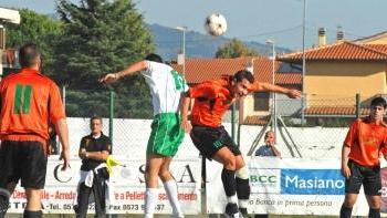Una fase di gioco di una gara del campionato di Terza categoria