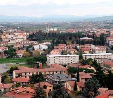 Una veduta di Poggio e vigili in servizio notturno 
