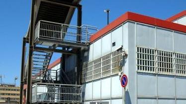 Il retro delle Poste in via Masi: da qui sono entrati i ladri