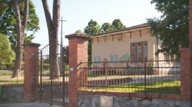 Scuola di Vallebuia, si temono cedimenti: chiuso l'ingresso