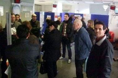 <b>CODE.</b> Utenti in fila agli uffici di Enel Gas per avere informazioni sulle bollette 