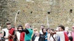 Gli arcieri impegnati al tiro, il corteggio storico e i vincitori del Palio