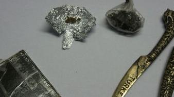 <b>IN AUTO </b>I due sposini viaggiavano con mezzo etto di hashish e un coltello nascosti nella borsa del computer