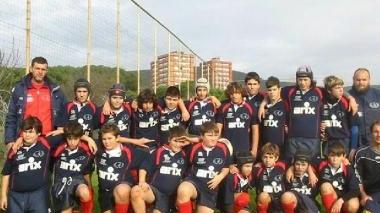 Qui e in alto a destra i piccoli rugbisti protagonisti a Brescia