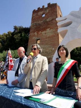 Billi (al centro) con gli assessori Alessio Spinelli e Sara Matteoli 