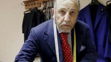 Da sinistra, Francesco Guida e Vittorio D’Angelo Qui sopra, i due sarti con l’allievo giapponese Miyhira