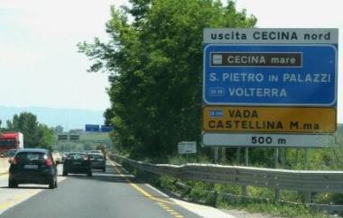 Autostrada Tirrenica, Sat installa la nuova segnaletica