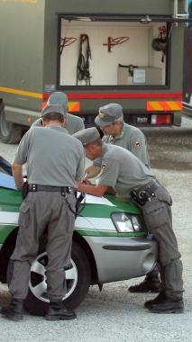 Agenti della Forestale    