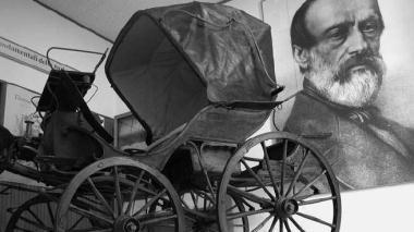 La carrozza nell’atrio della Domus