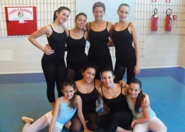 <b>GRUPPO.</b> Le ragazze dellOasis Club guidate da Cecilia Volpi  