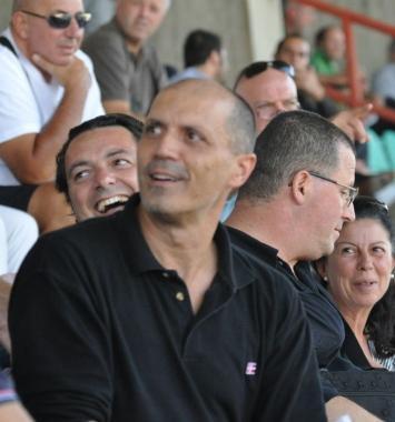 Il presidente del Ponsacco Antonio Passerai seduto in tribuna 