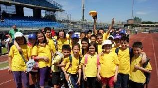 Alcuni dei gruppi protagonisti dell’iniziativa andata in scena ieri mattina allo stadio Castellani di Empoli, dove erano presenti i bambini dei vari plessi del primo circolo didattico cittadino, coinvolti nel progetto Amicizia e sport in collaborazione con il Coni provinciale
