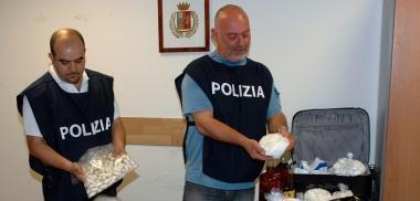 Un sequestro di cocaina (foto darchivio)   