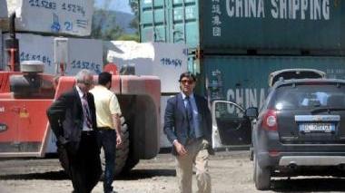 L’arrivo del sindaco Angelo Zubbani alla Tekno spedizioni