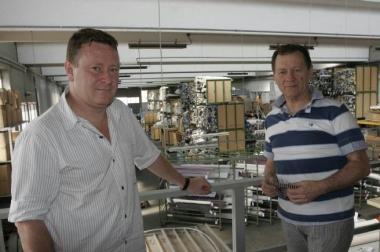 I fratelli Ravai nella loro azienda 