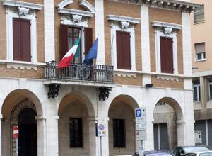 Provincia, cento precari a rischio