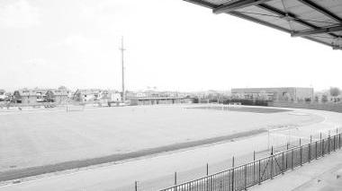 A sinistra mister Claudio Ranieri e lo stadio Pertini di Ponte